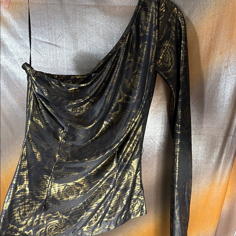 Shimmery Gold lame super slinky Black and Gold One-Shoulder NWT E1